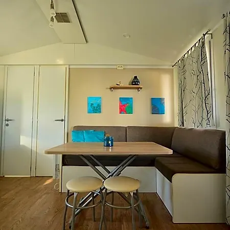 West Coast Mobilhome With Xxl Terrace 호텔 *